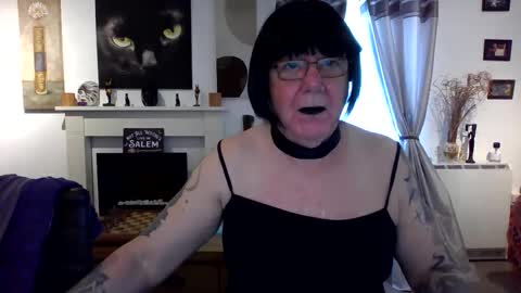 trinity1011 online show from May 28, 5:49 am