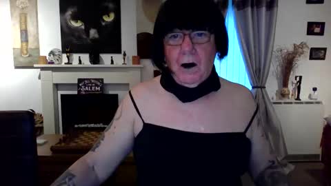 trinity1011 online show from June 4, 4:51 am