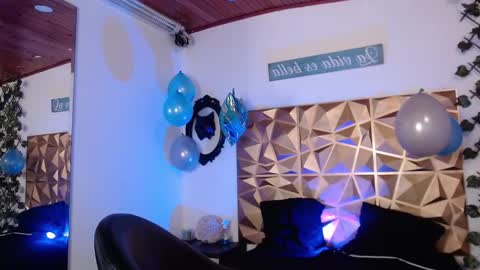 trinity_knox online show from September 16, 5:36 pm