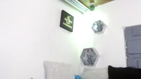 trinity_knox online show from October 14, 4:19 pm