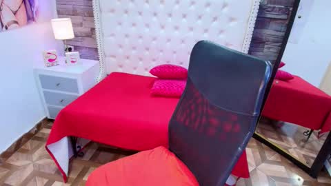 Snapshot of trinity_tsx chatting on November 15, 12:19 am SOFIA online show from November 15, 12:19 am