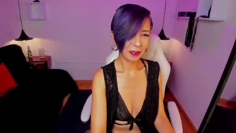 Snapshot of trinityy__ chatting on May 26, 8:27 pm trinityy__ online show from May 26, 8:27 pm