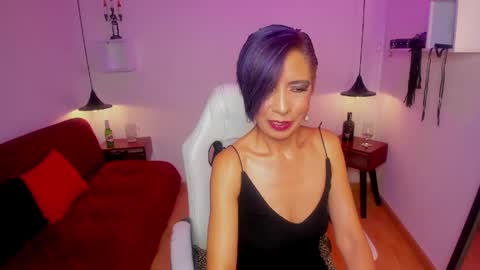 Snapshot of trinityy__ chatting on June 2, 8:00 pm trinityy__ online show from June 2, 8:00 pm