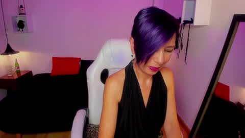 Snapshot of trinityy__ chatting on June 20, 8:44 pm trinityy__ online show from June 20, 8:44 pm