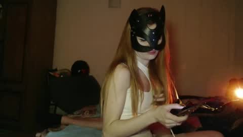 Snapshot of trioa chatting on January 20, 9:22 pm Tony and Kristina wait you everyday start 2230-0000 GMT online show from January 20, 9:22 pm