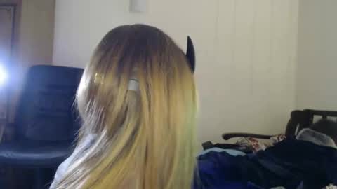 Snapshot of trioa chatting on January 27, 8:28 pm Tony and Kristina wait you everyday start 2230-0000 GMT online show from January 27, 8:28 pm