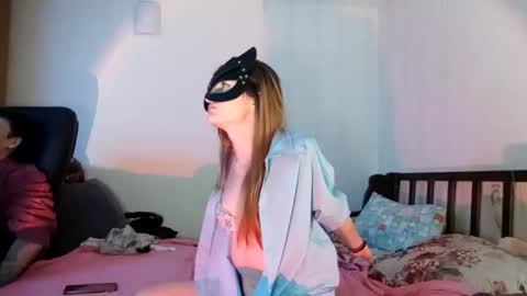 Snapshot of trioa chatting on February 2, 5:21 am Tony and Kristina wait you everyday start 2230-0000 GMT online show from February 2, 5:21 am