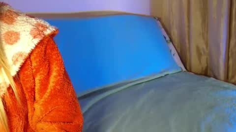 Snapshot of trioa chatting on October 6, 6:16 pm Tony and Kristina wait you everyday start 2230-0000 GMT online show from October 6, 6:16 pm