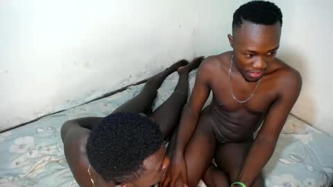 Snapshot of trisboo5 chatting on December 7, 12:19 am Trisboo5 online show from December 7, 12:19 am