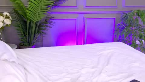 trisha_winslet online show from October 6, 8:45 am