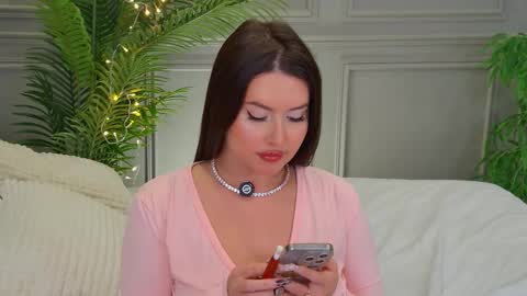 trisha_winslet online show from January 7, 11:01 am