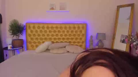 Snapshot of trishadark chatting on March 5, 6:42 am Mia online show from March 5, 6:42 am