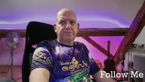 Snapshot of tritonspace chatting on May 18, 4:07 am Triton online show from May 18, 4:07 am