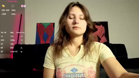 trixibell online show from October 18, 4:15 am