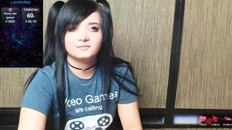 Snapshot of trixiedoescamcam chatting on January 11, 1:27 am trixiedoescamcam online show from January 11, 1:27 am