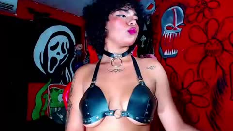 Trixie hot 3 online show from July 28, 5:34 pm