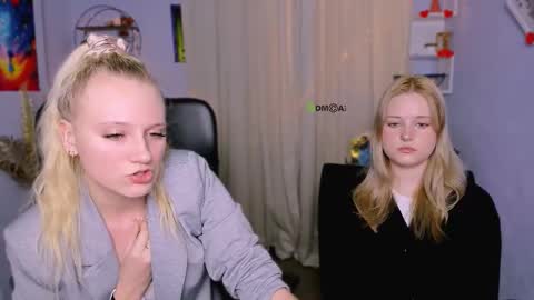 Snapshot of trixy_melison chatting on March 12, 11:38 am Trixy online show from March 12, 11:38 am