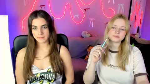 Snapshot of trixy_melison chatting on March 25, 1:28 pm Trixy online show from March 25, 1:28 pm