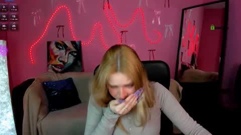 Snapshot of trixy_melison chatting on March 26, 6:52 am Trixy online show from March 26, 6:52 am