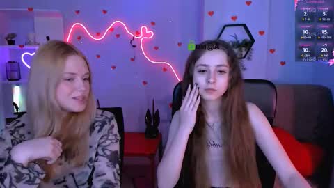 Snapshot of trixy_melison chatting on March 27, 1:33 pm Trixy online show from March 27, 1:33 pm