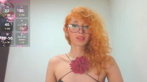 Snapshot of trixy_roses chatting on October 20, 5:57 pm Trixy Rose online show from October 20, 5:57 pm