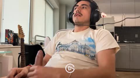 trod5763 online show from January 1, 11:18 pm