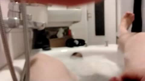 tronuadu online show from November 28, 3:25 pm