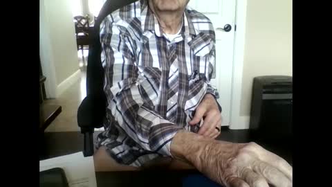 Snapshot of trucker11 chatting on February 4, 4:29 pm chuck trucker- skp online show from February 4, 4:29 pm