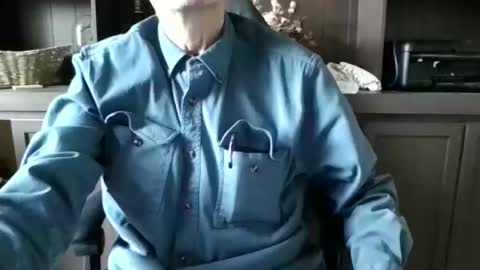 Snapshot of trucker11 chatting on November 21, 11:03 pm chuck trucker- skp online show from November 21, 11:03 pm