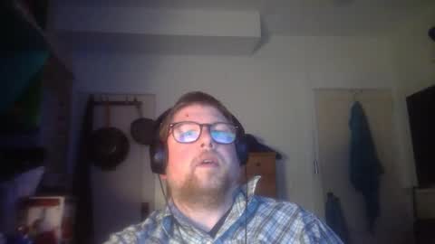 Snapshot of true_manofworth chatting on October 27, 1:53 am HandicappedLaugher online show from October 27, 1:53 am