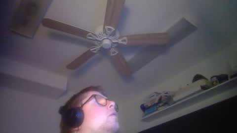 Snapshot of true_manofworth chatting on December 1, 3:55 am HandicappedLaugher online show from December 1, 3:55 am
