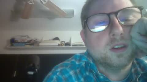 Snapshot of true_manofworth chatting on June 22, 3:08 am HandicappedLaugher online show from June 22, 3:08 am