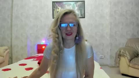Snapshot of truefoxyyy chatting on April 26, 4:48 pm Fox online show from April 26, 4:48 pm