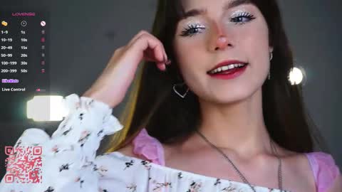 Snapshot of truegrace chatting on February 23, 10:18 pm Grace online show from February 23, 10:18 pm