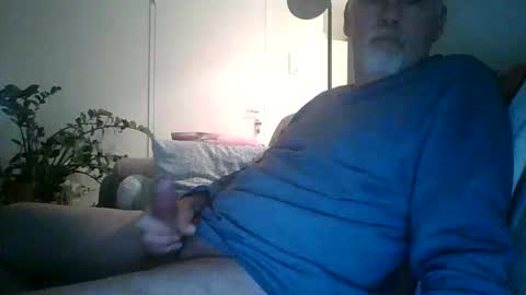 Snapshot of trukturk chatting on December 18, 8:26 pm trukturk online show from December 18, 8:26 pm