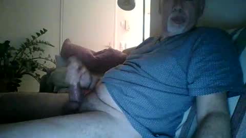 Snapshot of trukturk chatting on April 16, 8:53 pm trukturk online show from April 16, 8:53 pm