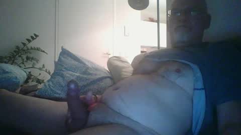 Snapshot of trukturk chatting on May 13, 9:22 pm trukturk online show from May 13, 9:22 pm