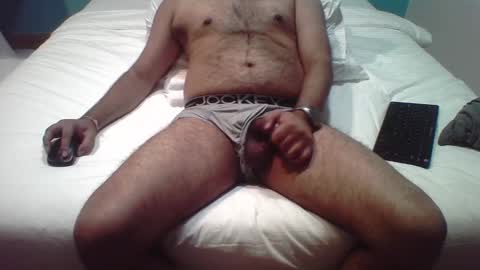 Snapshot of trvling_paul chatting on December 16, 1:43 pm trvling_paul online show from December 16, 1:43 pm