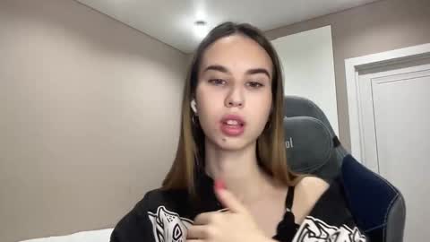 Snapshot of tryme_muse chatting on November 23, 3:56 pm tryme_muse online show from November 23, 3:56 pm