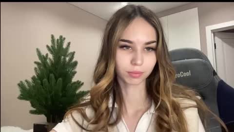 Snapshot of tryme_muse chatting on December 14, 5:07 pm tryme_muse online show from December 14, 5:07 pm