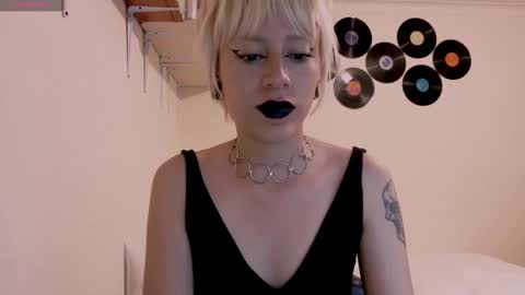 Snapshot of tryp666 chatting on October 11, 9:02 pm Cait online show from October 11, 9:02 pm