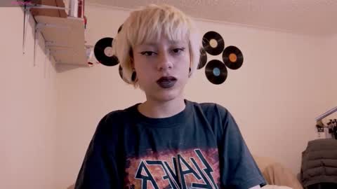 Snapshot of tryp666 chatting on October 20, 4:57 am Cait online show from October 20, 4:57 am