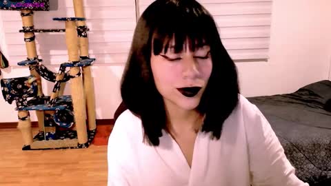 Snapshot of tryp666 chatting on January 13, 3:34 am Cait online show from January 13, 3:34 am