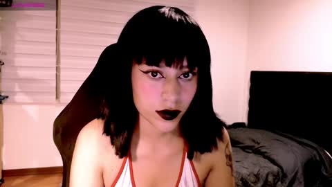 Snapshot of tryp666 chatting on February 1, 3:49 am Cait online show from February 1, 3:49 am