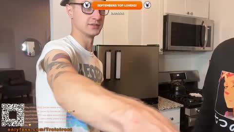 Snapshot of trystoph chatting on November 15, 12:45 pm Treistoph online show from November 15, 12:45 pm