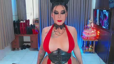Snapshot of tsbubblebutt chatting on February 13, 8:17 am Tsbubblebutt online show from February 13, 8:17 am