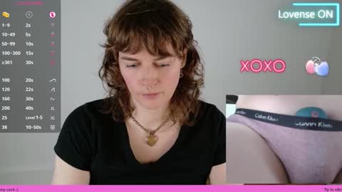 Snapshot of tsellieryder chatting on March 18, 12:14 am Ellie Ryder online show from March 18, 12:14 am