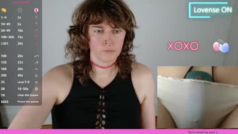 Snapshot of tsellieryder chatting on April 22, 11:17 pm Ellie Ryder online show from April 22, 11:17 pm