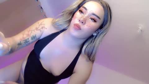 Julian online show from December 21, 10:30 pm