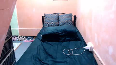 tsjussy online show from July 30, 1:43 pm